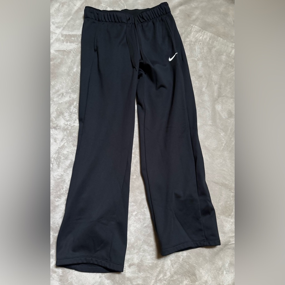 Nike Women’s Black Straight Legged Fleece Lined Pants